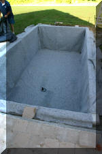 La construction pas � pas du bassin � ko� de mon voisin  2 